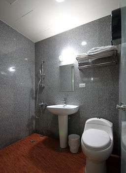 E Moon Hotel Тайчжун Екстер'єр фото